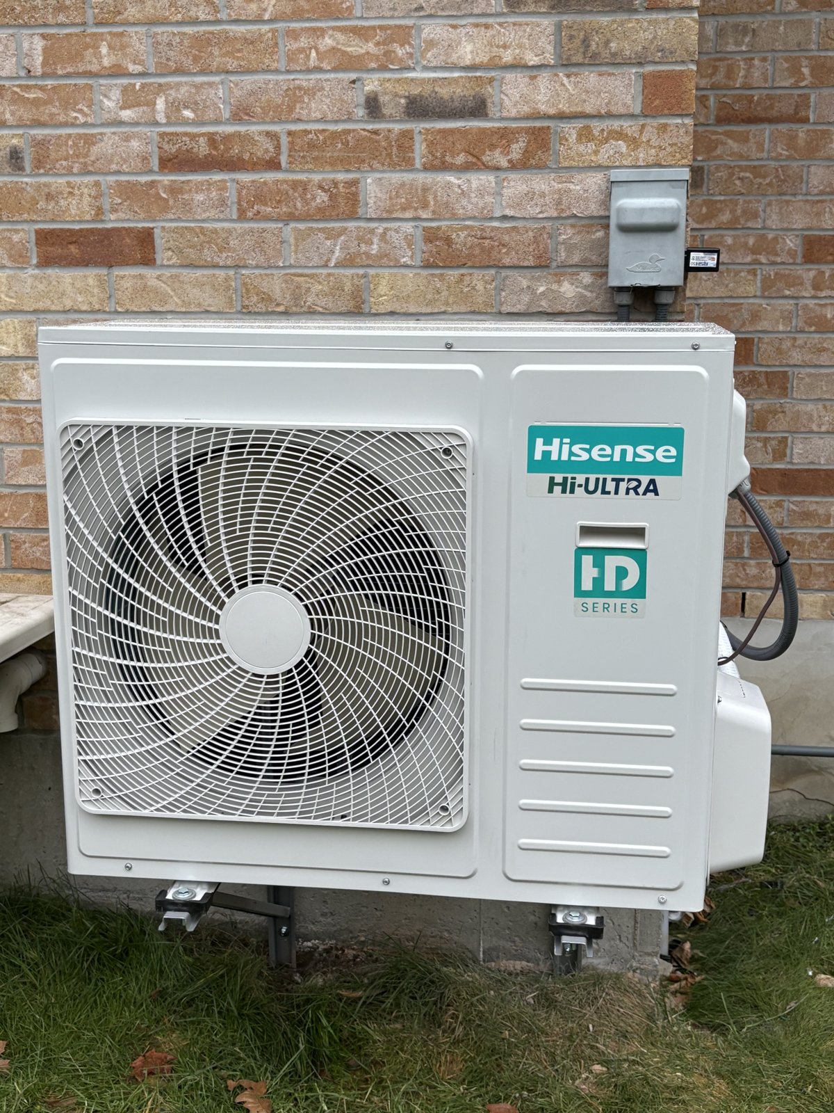 Outdoor heat pump installed by Modern HVAC